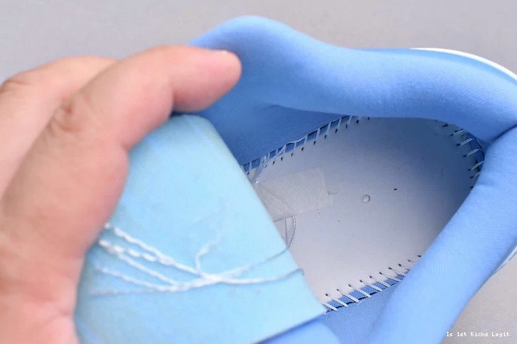 1 (W) Jordan  UNC AO9944-441 Low 0122